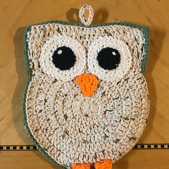 Sage and Natural Tan Crocheted Owl Potholders, Kitchen Decor - Picture 3 of 8